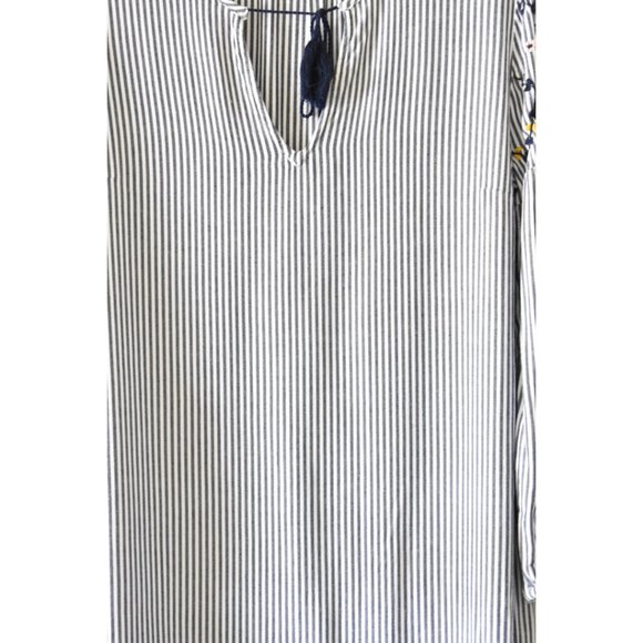 Old Navy Embroidered Tassel Tie Tunic Dress - Picture 6 of 9